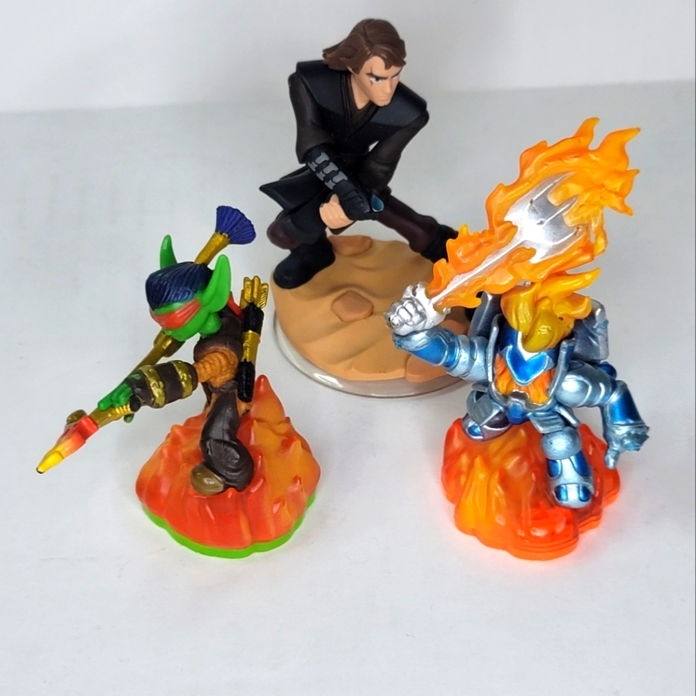 Skylanders and Disney Infinity Characters. Anakin Skywalker, Ignitor, and Flames